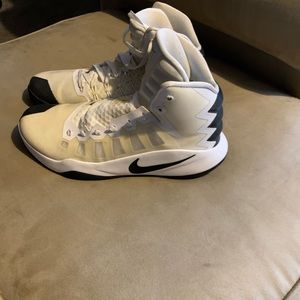 Men’s Nike Tennis Shoes